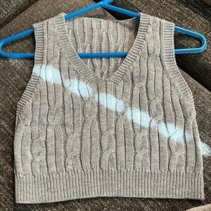NEW CABLE KNIT CROP SWEATER LIGHT GREY SIZE SMALL